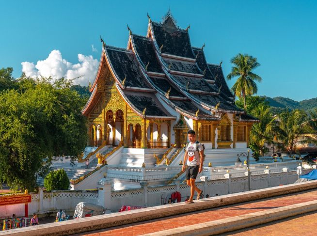 6 Days Laos from Laung Prabang to Vang Vieng and Vientiane